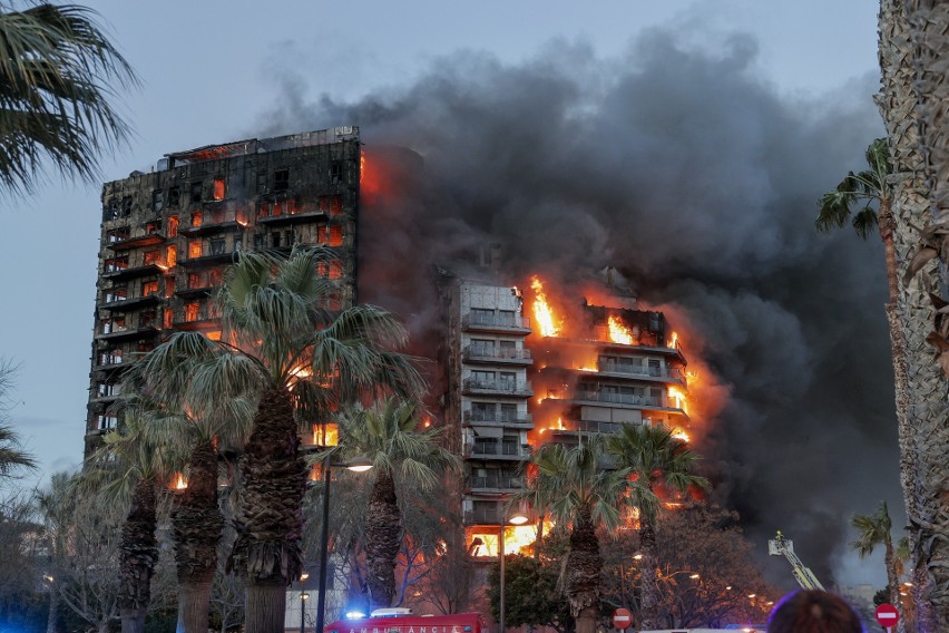 Pożar budynku w Walencji