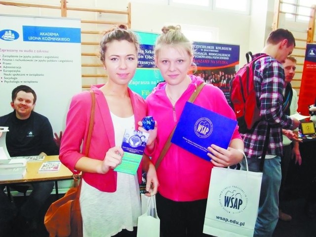 &#8211; Giełda może nas zainspirować &#8211; mówią maturzystki Karolina Sejnowska (z lewej) i Justyna Pęska