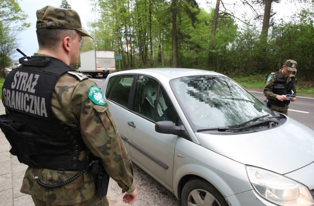 Funkcjonariusze z Placówki SG w Rutce-Tartak zatrzymali obywatela Litwy, którego poszukiwano w związku z napadem z bronią na sklep jubilerski.