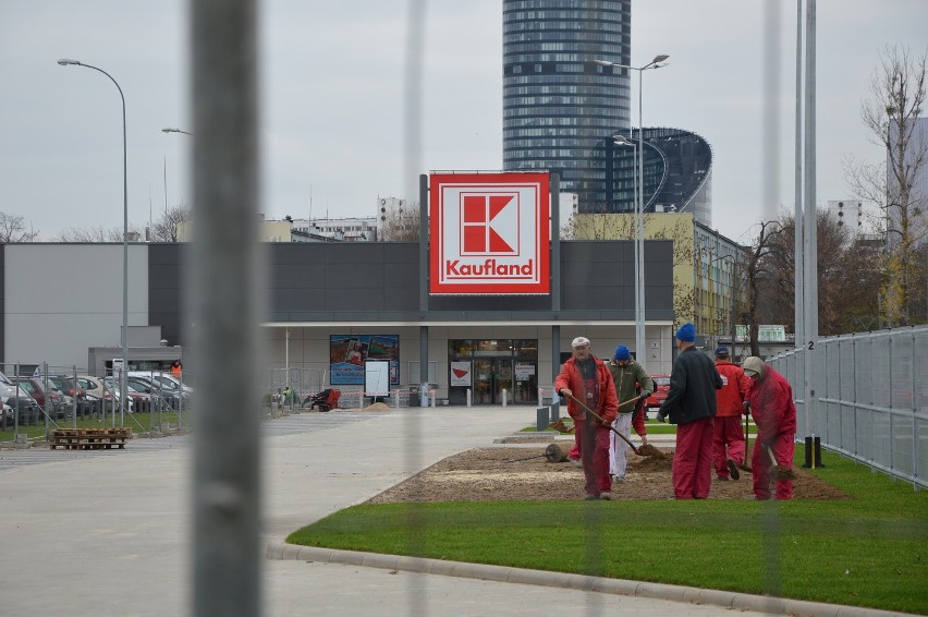 Kaufland między Sieradzką, Borowską i Ślężną już prawie...