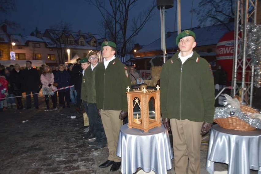 Harcerze z „Czerwonego Maku” z Batlejemskim Światłem Pokoju