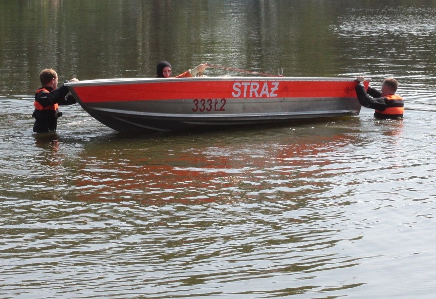 Radomscy strażacy ćwiczyli na zalewie na Borkach