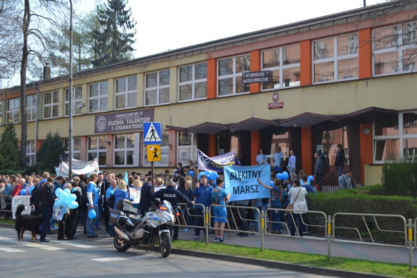 Błękitny Marsz w Sosnowcu: Izabela Trojanowska i Dariusz Rekosz mówią o autyzmie ZDJĘCIA