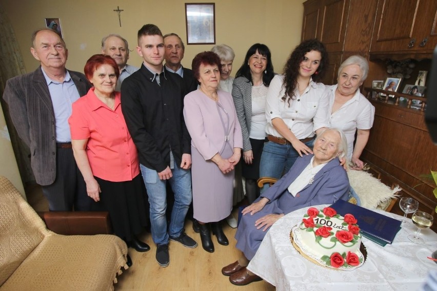 Julianna Trojanowska z Kielc ma 100 lat! Jest wielką optymistką