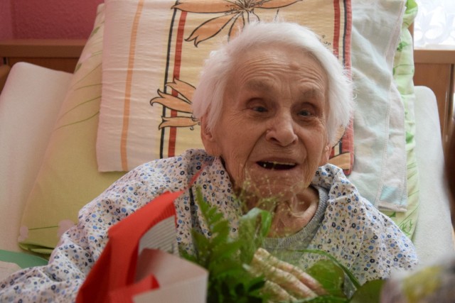 Pani Cecylia Araszewicz dokładnie 13 czerwca skończy 105 lat. To niezwykle pogodna i życzliwa kobieta