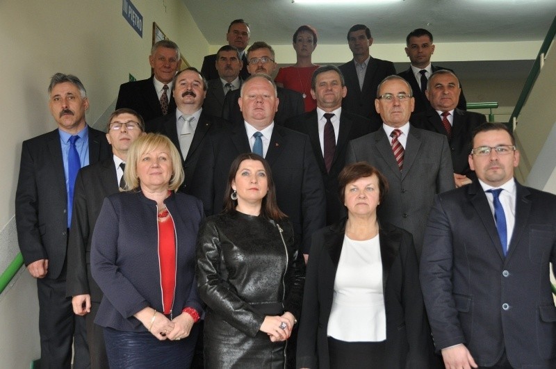 Pierwsze wspólne zdjęcie nowej Rady Powiatu w Końskich