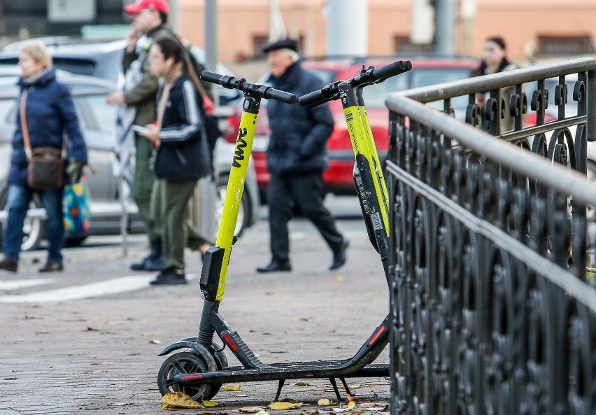 Gdańsk: Policja podaje statystyki wypadków i kolizji z udziałem hulajnóg elektrycznych. Jedna ofiara śmiertelna