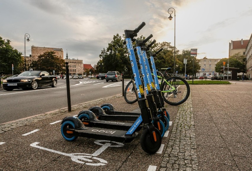 Gdańsk: Policja podaje statystyki wypadków i kolizji z udziałem hulajnóg elektrycznych. Jedna ofiara śmiertelna