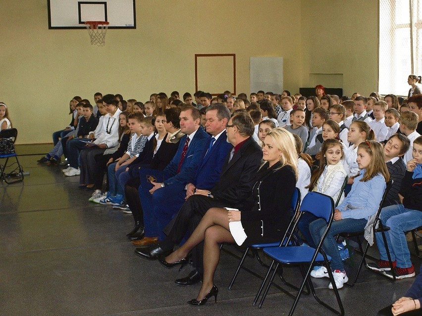 Uroczystości papieskie w Szkole Podstawowej nr 2 w Koronowie
