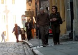 Sytuacja materialna emerytów w Polsce jest coraz gorsza. Mimo to niemal połowa seniorów wspiera materialnie swoje dzieci
