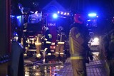 Pożar w Osiu. Palił się dom jednorodzinny. W akcji brało udział dziesięć zastępów strażaków. Zobacz zdjęcia i wideo