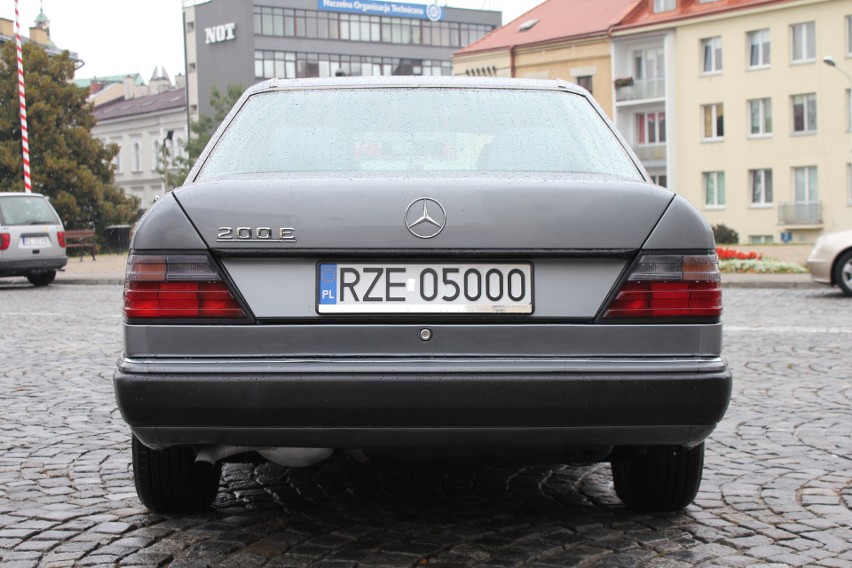 Mercedes W 124 to kawał historii niemieckiej motoryzacji....