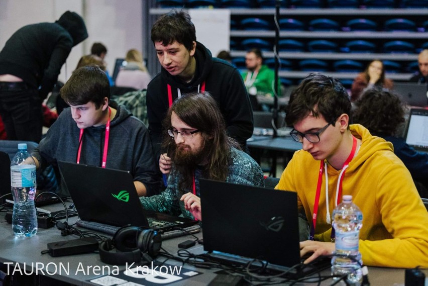 Do Krakowa przyjechali programiści. W Tauron Arenie trwa największy hackathon w Europie