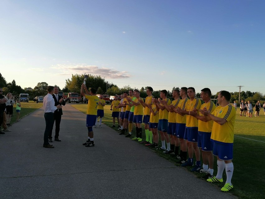 Sportowe emocje i dobra zabawa była na niedzielnych Dniach Gminy Głowaczów. Zobacz zdjęcia i film