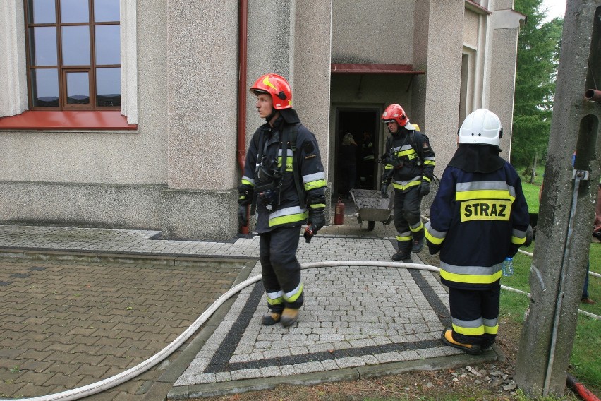 Międzyrzecze Górne: Pożar zakrystii w kościele ewangelickim. Trwa akcja strażaków