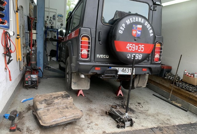 Strażacy z OSP w Mszanie Dolnej potrzebują pomocy w zakupie nowego samochodu terenowego. Obecny, choć zadbany, bywa zawodny i kosztowny w utrzymaniu