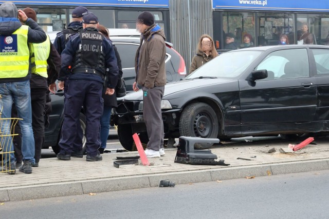 W piątek przed godz. 14 na skrzyżowaniu ulic Pogodnej i Wiejskiej w Białymstoku doszło do niebezpiecznego zdarzenia.