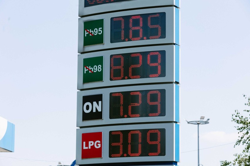 Na stacjach paliw ceny zbliżają się do 8 złotych. Czy to...