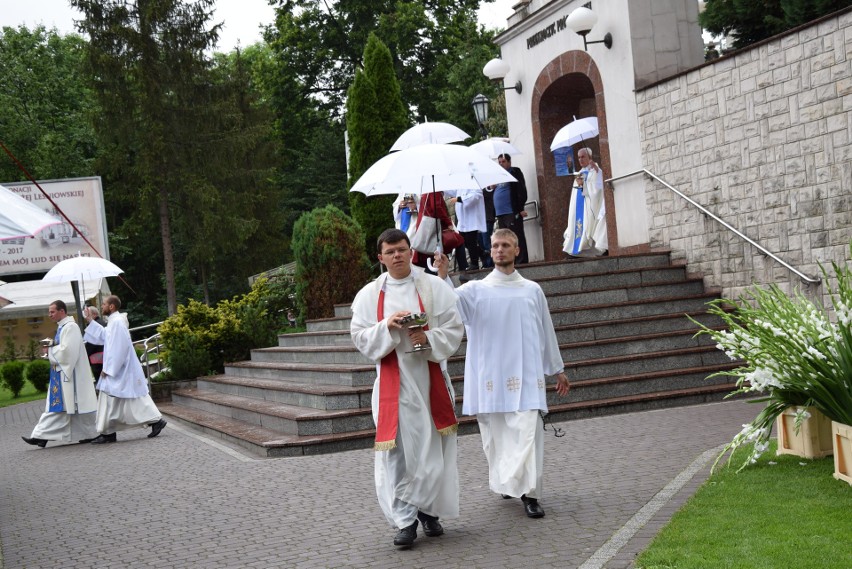 Uroczystości 50-lecia Koronacji Figury Matki Boskiej Leśniowskiej [ZDJĘCIA]