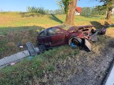 Opel wypadł z drogi i dachował na drodze wojewódzkiej w Zabłędzy [ZDJĘCIA]