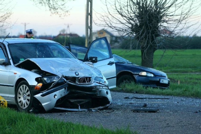 Wypadek pod Prochowicami. Jedna osoba nie żyje, pięć rannych