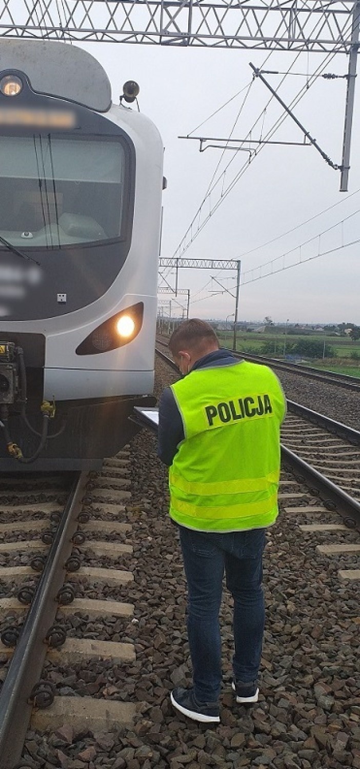 Śmiertelny wypadek na torach kolejowych w Łęgowie w...