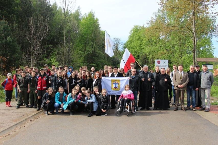 V Rajd Katolickiego Stowarzyszenia Młodzieży w suchedniowskich lasach