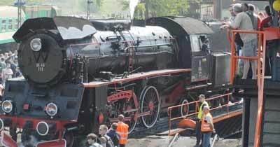 Jedną z lokomotyw, które zaprezentowały się na paradzie, była ta ponad 50-letnia maszyna z Wolsztyna o imponującej mocy niemal 1.300 KM