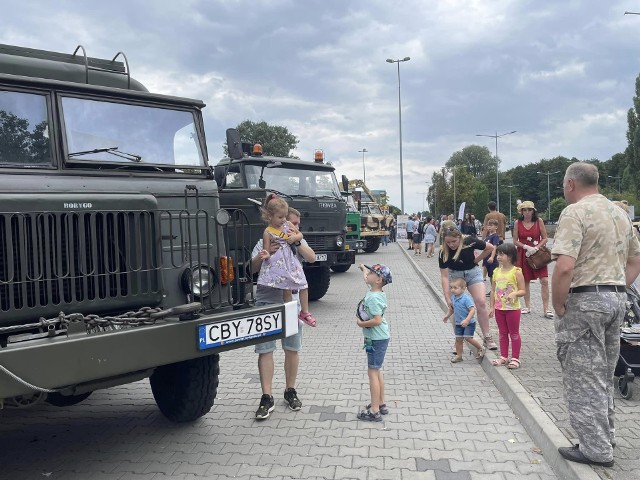 Tak zabytkowe pojazdy prezentowały się we wtorek po południu w Bydgoszczy