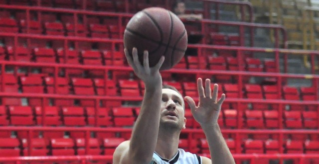 Rafał Partyka został absolutnym bohaterem środowego meczu Stali Stalowa Wola z Turem Basket Bielsk Podlaski. Rozgrywający zielono-czarnych ani na moment nie zszedł z parkietu i rzucił 33 punkty.