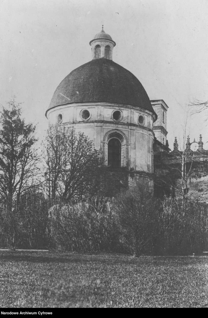 Baszta "Boska" z kopułą na szczycie. 1918-39 r.