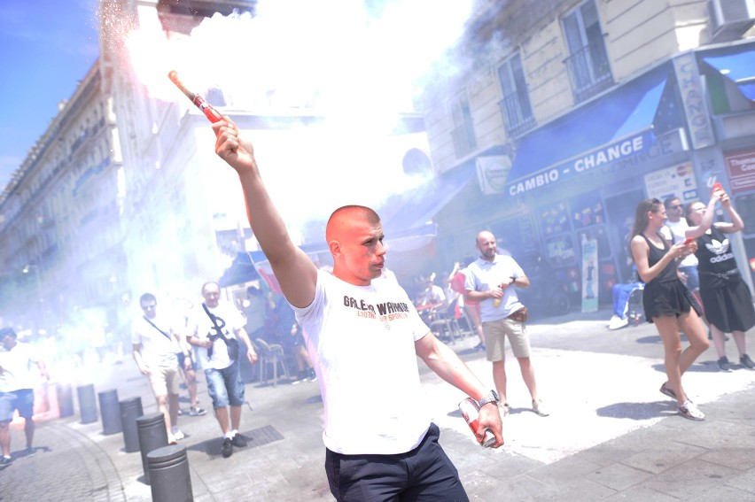 Polscy kibice opanowali Marsylię. Wspaniała atmosfera pod Stade Velodrome [GALERIA]