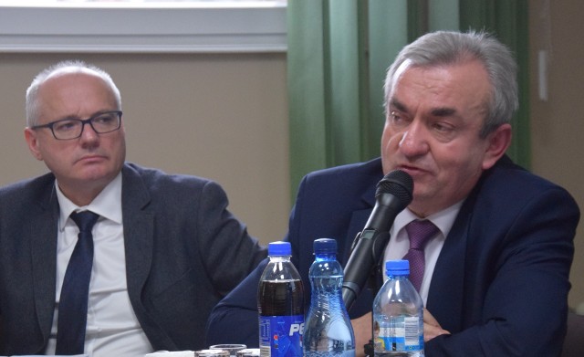 - Uwag jest bardzo dużo, biorę je do siebie i do realizacji w tej kadencji - mówi Jerzy Makowski wójt gm. Stargard (z prawej).