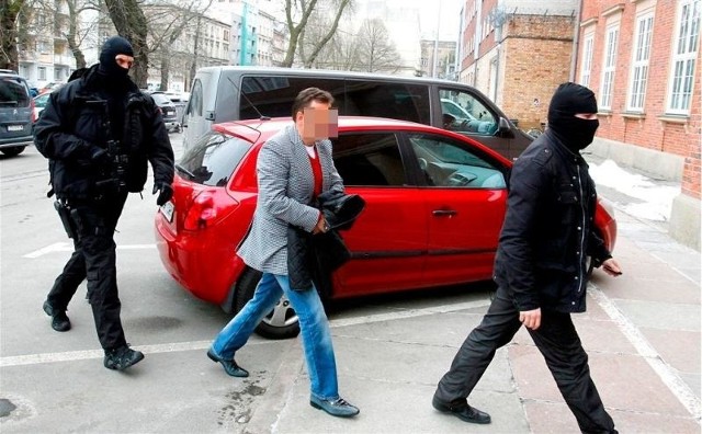 Paweł G. w drodze do aresztu.