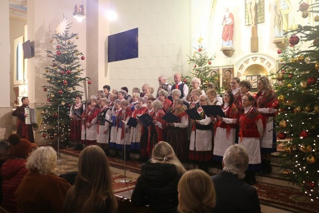 W święto Trzech Króli w Morawicy obył się bożonarodzeniowy koncert. W świątecznej atmosferze wybrzmiały najpiękniejsze polskie kolędy i pastorałki. Zobacz zdjęcia >>>