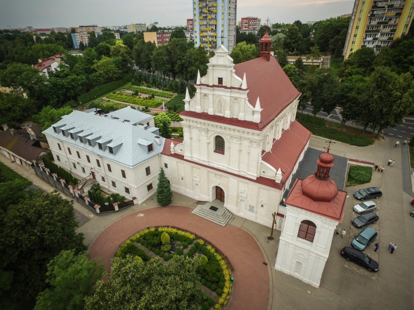 Kalinowszczyzna na zdjęciach z drona: kościół pod wezwaniem...