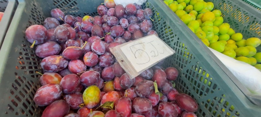 Ceny owoców i warzyw na giełdzie w Sandomierzu. Ile kosztują jagody, ogórki, wiśnie, czereśnie i inne produkty? Zobacz ofertę z 23 lipca 