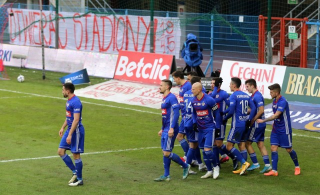 06.02.2021. Piast Gliwice - Śląsk Wrocław 2:0.  Zobacz kolejne zdjęcia. Przesuwaj zdjęcia w prawo - naciśnij strzałkę lub przycisk NASTĘPNE