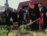 Abp Józef Kowalczyk w Markowicach: - To jest bogactwo, ale nie księży, tylko całego kościoła