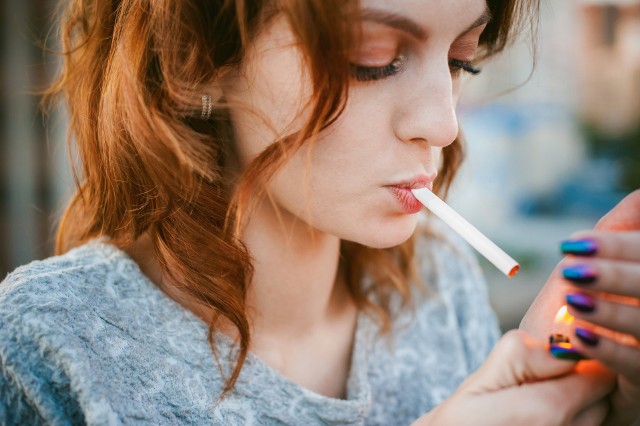 Ile Polacy wydają na wyroby tytoniowe? Szacunki firmy Nielsen, na które powołuje się portal hurt&detal sugerowały, że rynek ten wart był w 2017 roku 23,7 mld.