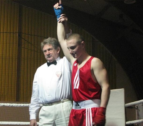 Bartosz Szczotka wygrał poprzez walkower. Rywal nie miał odwagi wyjść na ring.