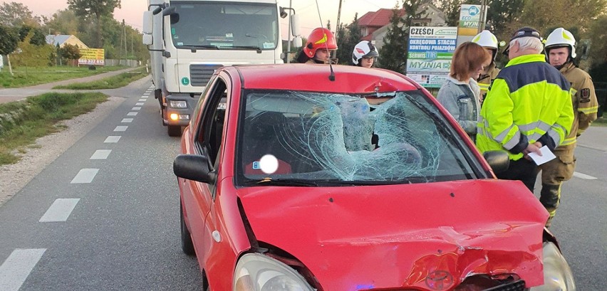 Do wypadku z udziałem toyoty doszło w piątek w Skaryszewie...