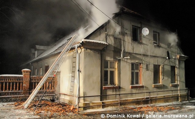 Pożar w Murowanej Goślinie: Dwie osoby trafiły do szpitala