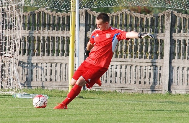 Bramkarz Wiernej Małogoszcz Bartosz Gugulski rozegrał dobry mecz w Rzeszowie przeciwko Resovii