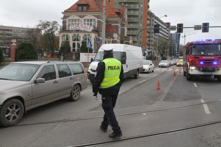 Wypadek na Legnickiej. Zderzenie tramwaju z motocyklem