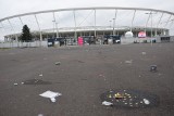 Poranek po Sylwestrze z Polsatem. Pełno śmieci wokół Stadionu Śląskiego ZDJĘCIA