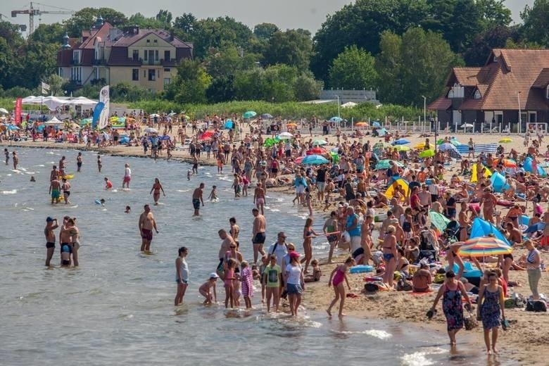 Pogoda nad morzem. W weekend będzie słonecznie, plażowo [WIDEO, KAMERKI, MAPY]