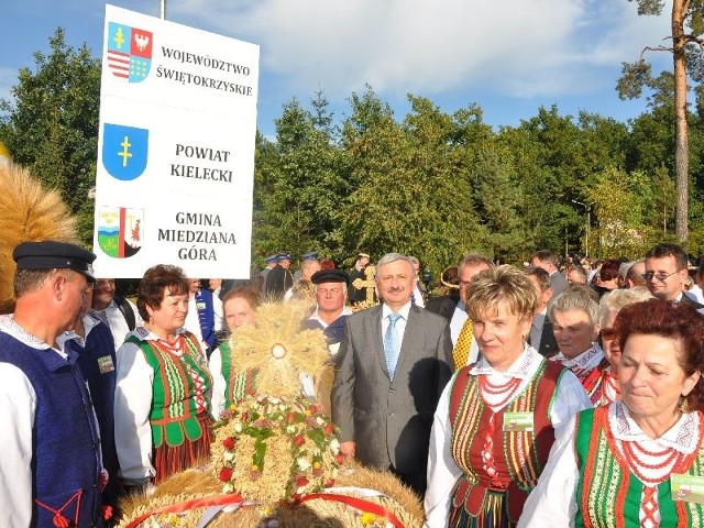 Delegacja z województwa świętokrzyskiego na Dożynkach Prezydenckich w Spale.