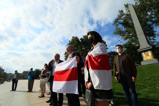 Lubelski ratusz będzie podświetlony kolorami historycznej - biało-czerwono-białej - flagi Białorusi