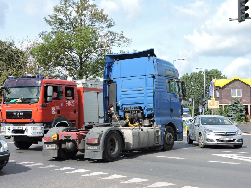 Ostrołęka. Wypadek na skrzyżowaniu alei Wojska Polskiego i Kołobrzeskiej